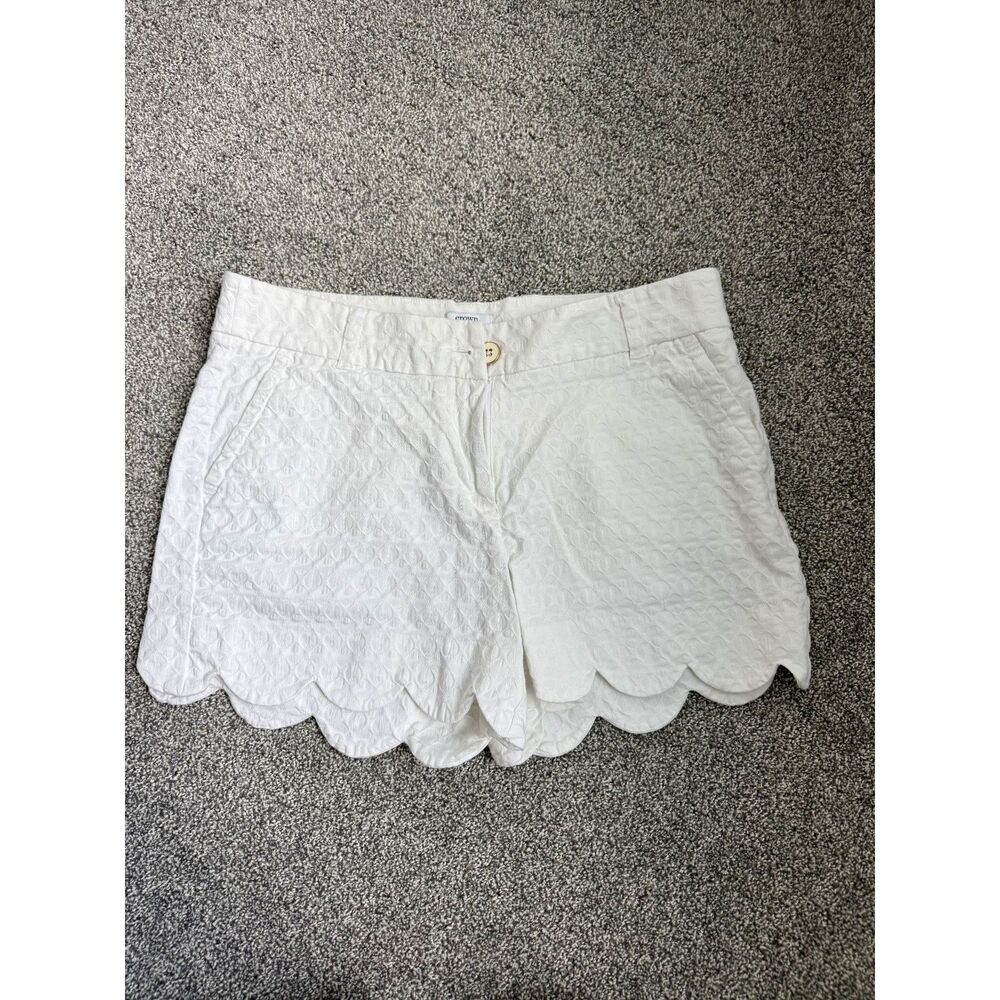 Crown & Ivy White Scalloped Edge Short